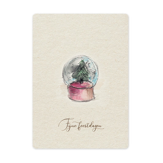 Een mooie duurzame enkele kaart met een tafereel van een sneeuwbol in aquarel voor een Kerstgroet of een Nieuwjaarswens. De illustraties zijn gemaakt in onze grafische studio. Gedrukt op Paperwise Naturel, boomvrij papier van landbouwrestafval. 