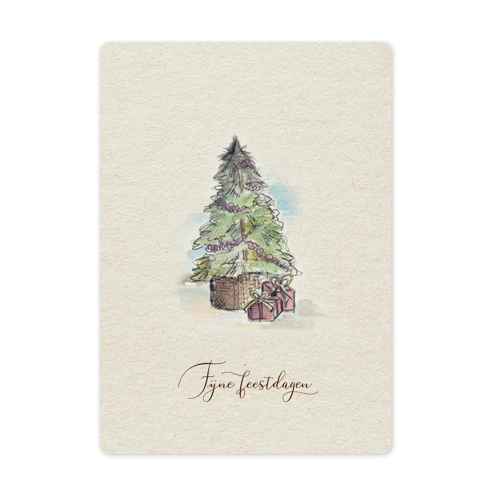 Een mooie duurzame enkele kaart met een tafereel van een kerstboom in aquarel voor een Kerstgroet of een Nieuwjaarswens. De illustraties zijn gemaakt in onze grafische studio. Gedrukt op Paperwise Naturel, boomvrij papier van landbouwrestafval. 