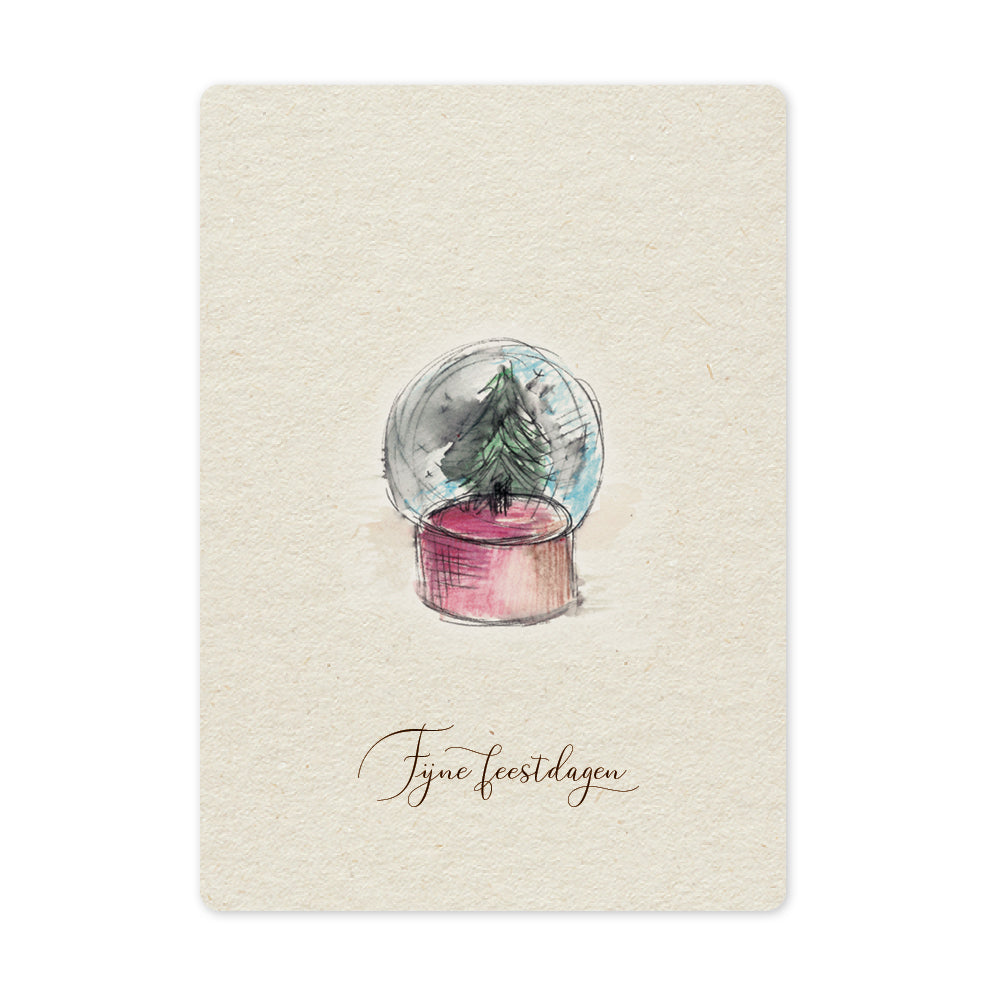 Een mooie duurzame enkele kaart met een tafereel van een sneeuwbol in aquarel voor een Kerstgroet of een Nieuwjaarswens. De illustraties zijn gemaakt in onze grafische studio. Gedrukt op Paperwise Naturel, boomvrij papier van landbouwrestafval.&nbsp;